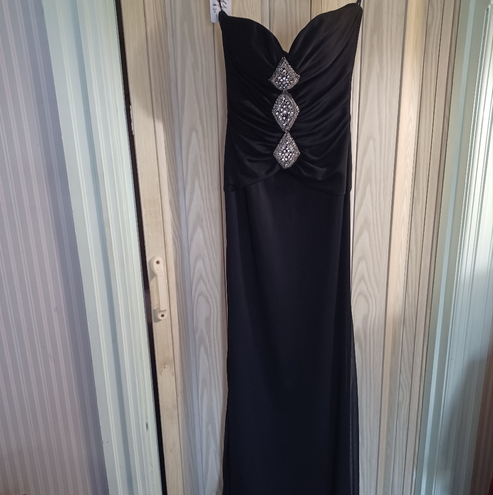 Flip womens elegant formal gown dress black size 3 4 bejeweled